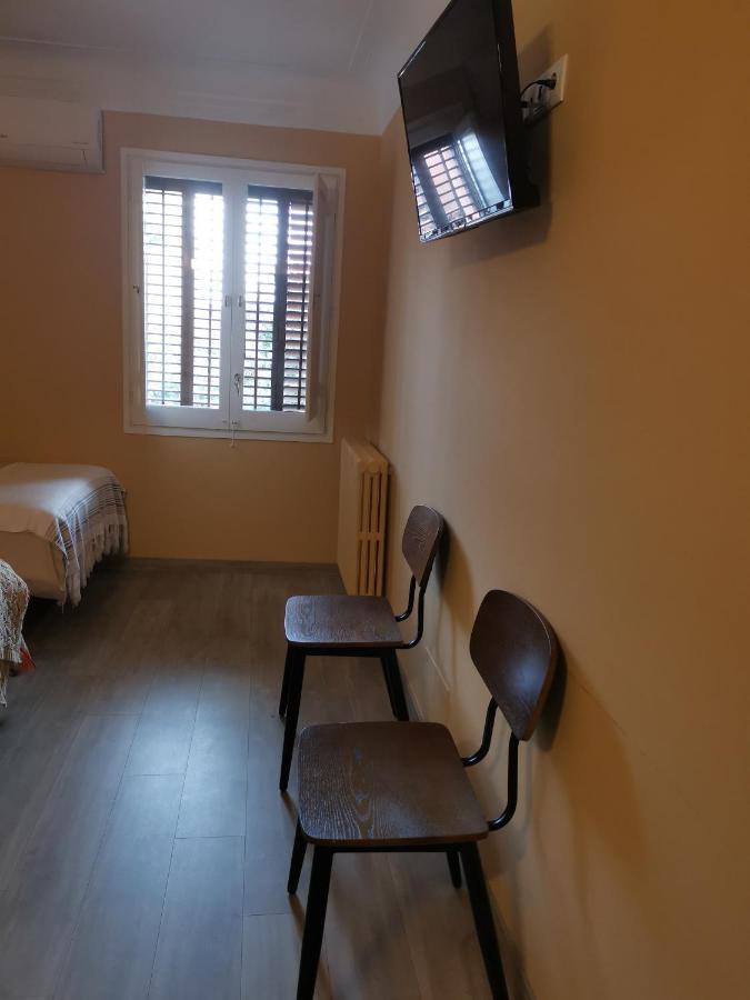 Cal Duran Bed and Breakfast Esparreguera Buitenkant foto