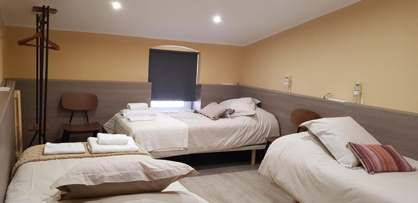 Cal Duran Bed and Breakfast Esparreguera Kamer foto